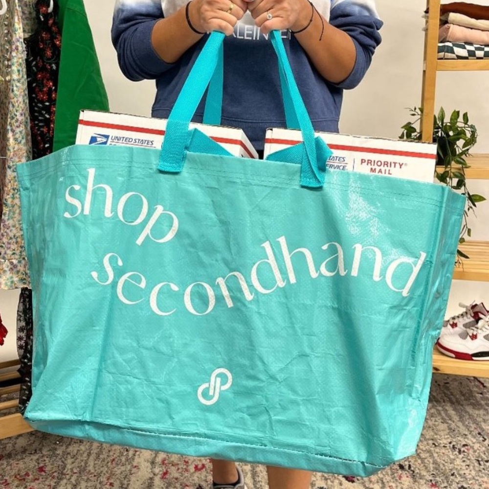 ••SOLD•• Oversized Double-handle Tote - Picture 3 of 6